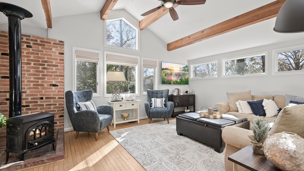 Photo of Livingroom in Shady Side