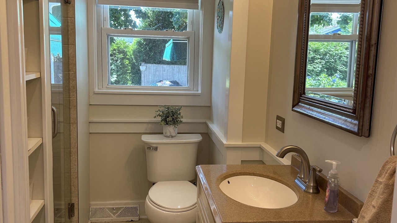 Photo of Bathroom in Bonnet Shores