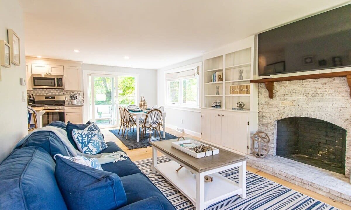 Photo of Livingroom in East Harwich