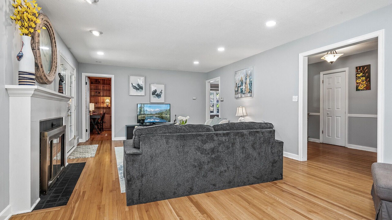 Photo of Livingroom in Rochester