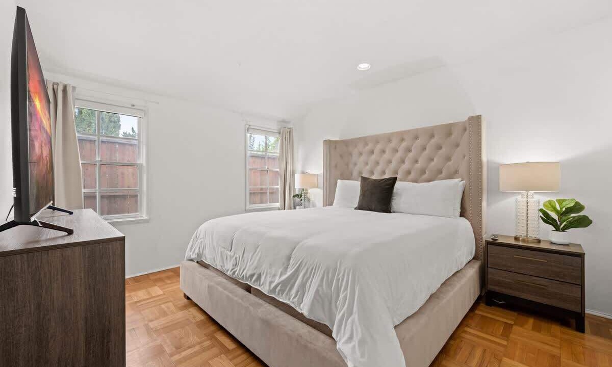 Photo of Bedroom in Northridge
