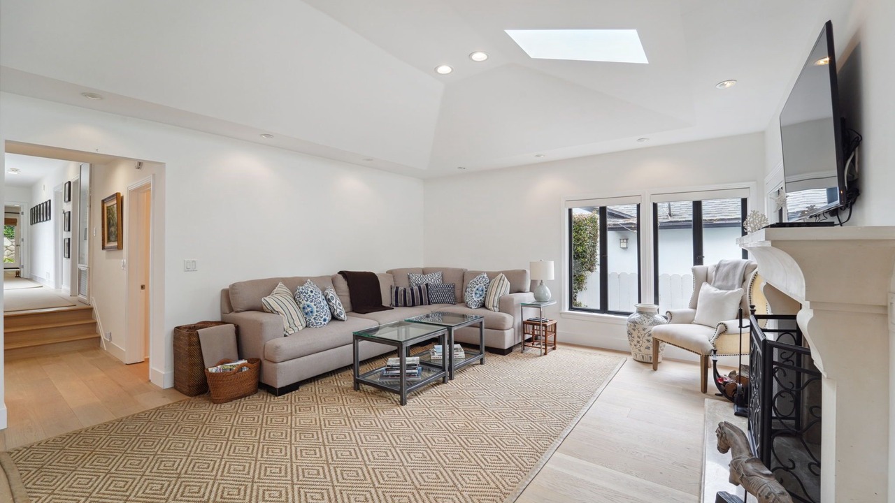 Photo of Bedroom in Pacific Palisades