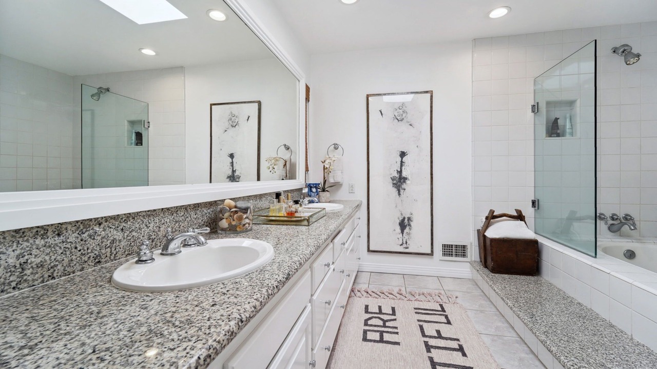Photo of Bathroom in Pacific Palisades