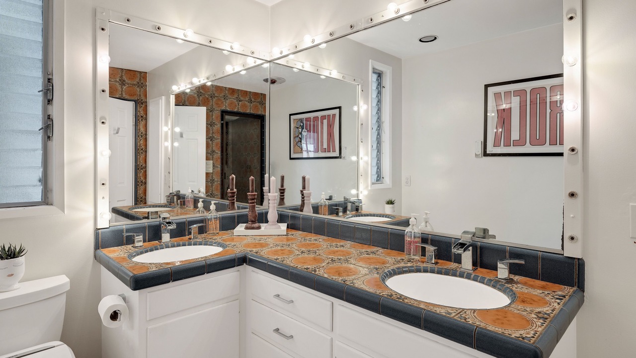 Photo of Bathroom in The Strand