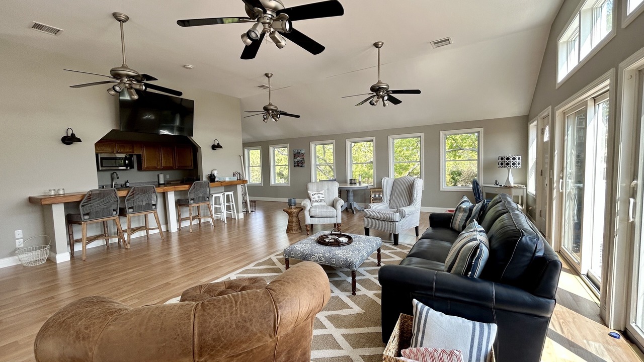 Photo of Livingroom in Gloucester