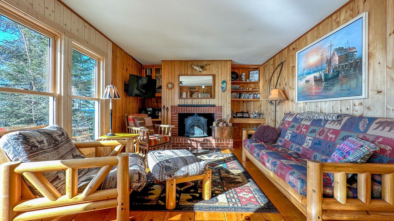Photo of Bedroom in Grand Marais
