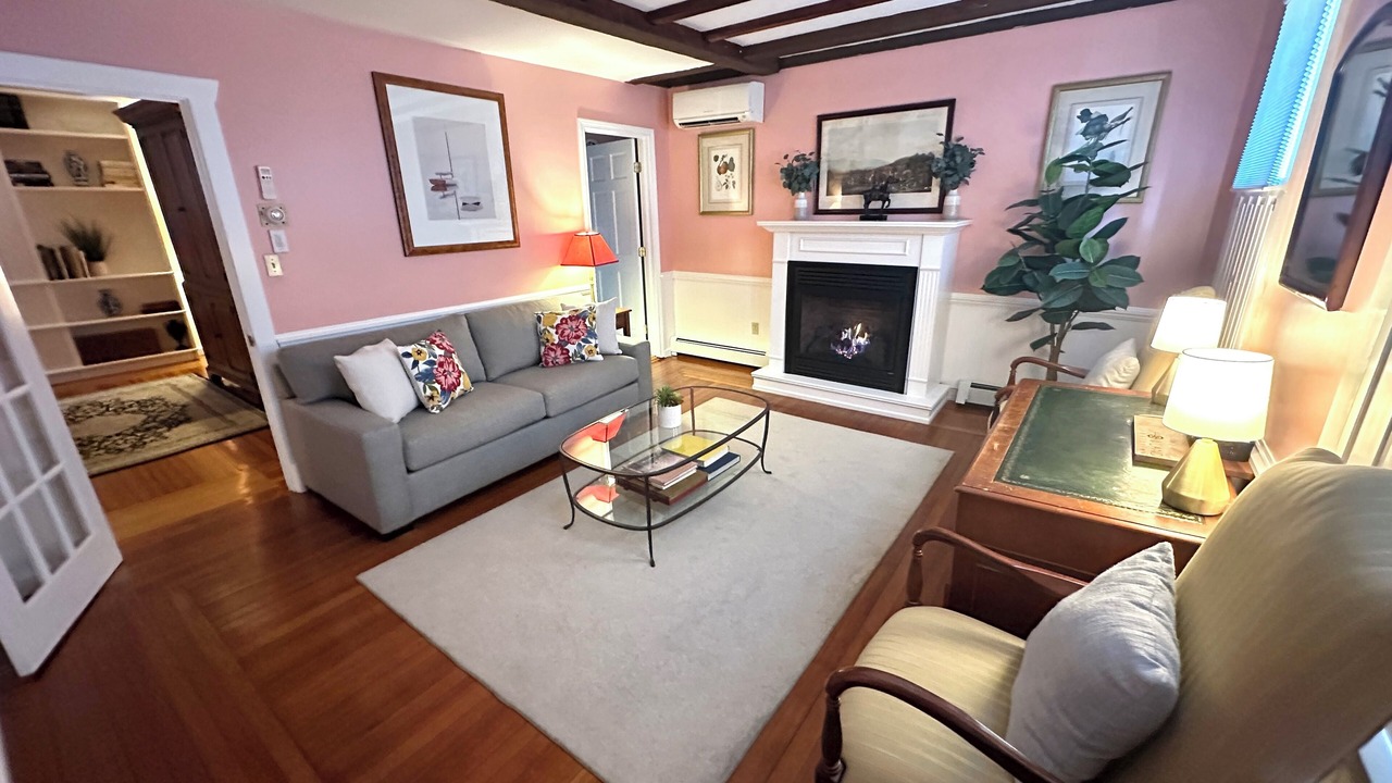 Photo of Livingroom in Newport