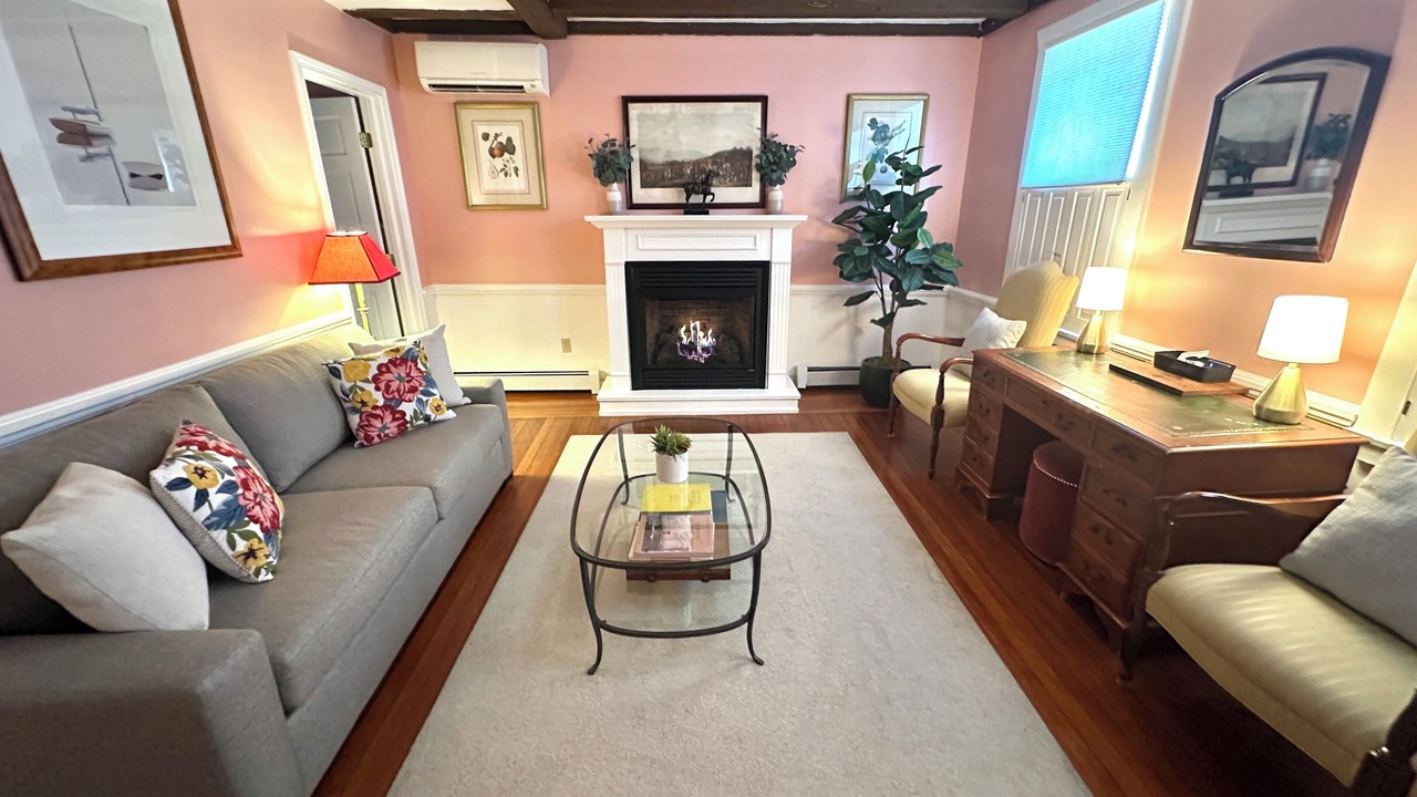 Photo of Livingroom in Newport