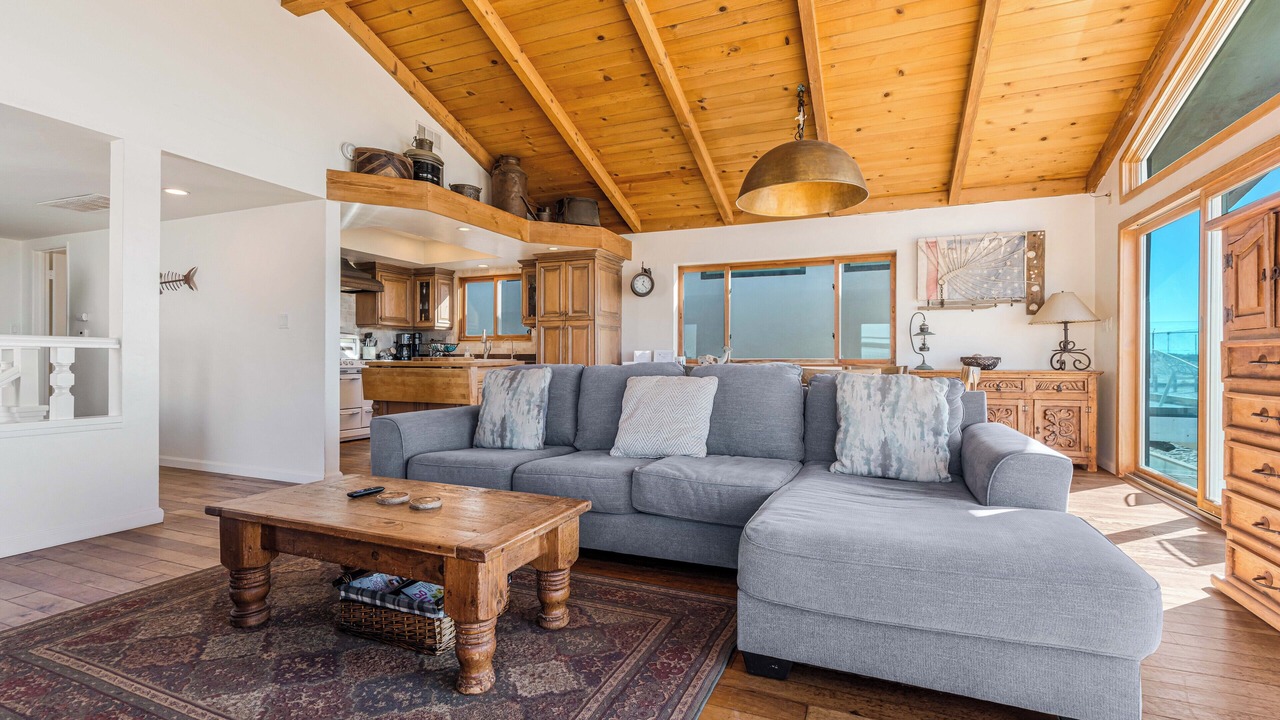 Photo of Livingroom in Silver Strand