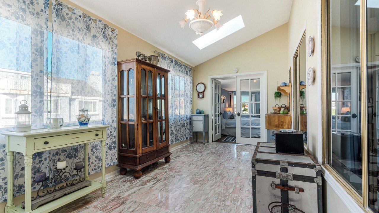 Photo of Bedroom in Silver Strand