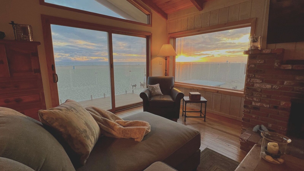 Photo of Livingroom in Silver Strand