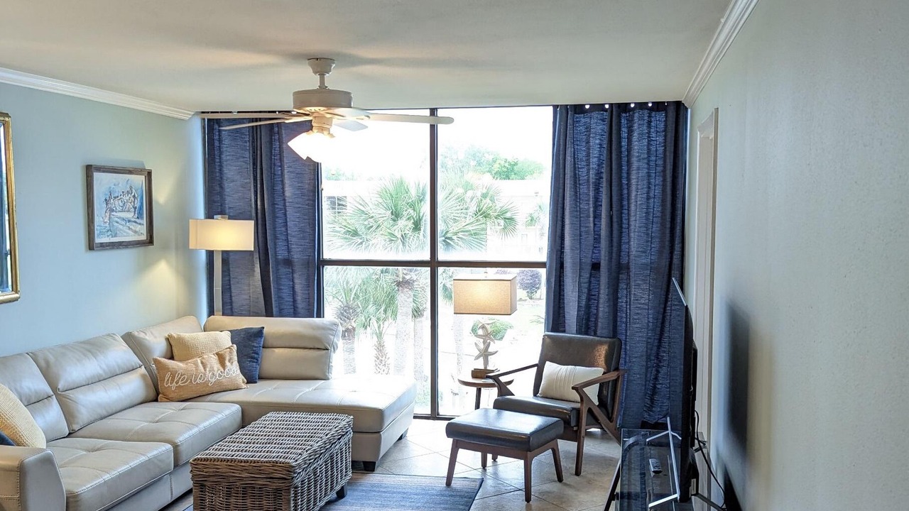 Photo of Livingroom in Biloxi