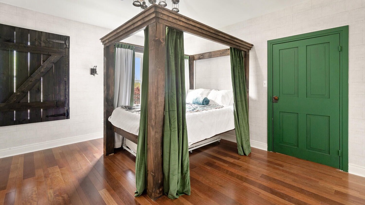 Photo of Bedroom in Adamstown