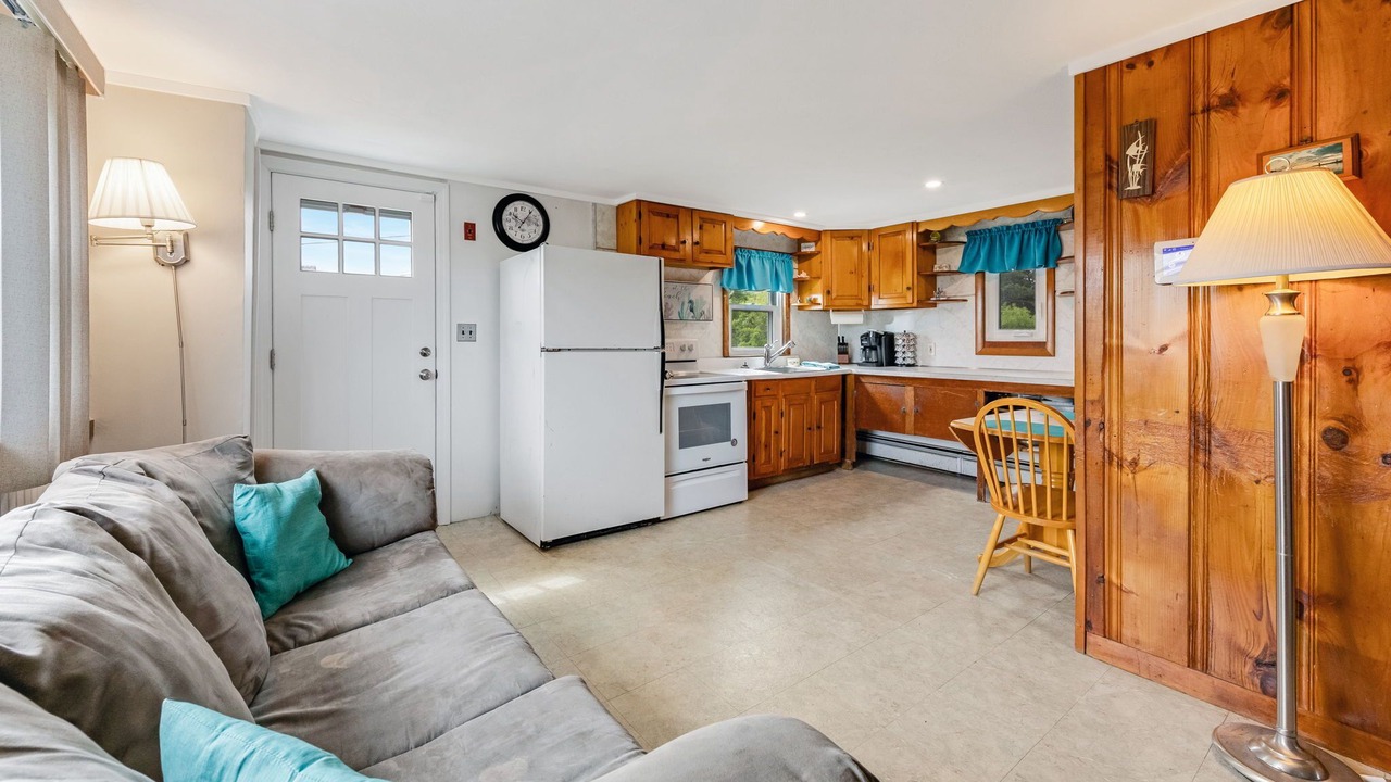 Photo of Livingroom in Sagamore Beach
