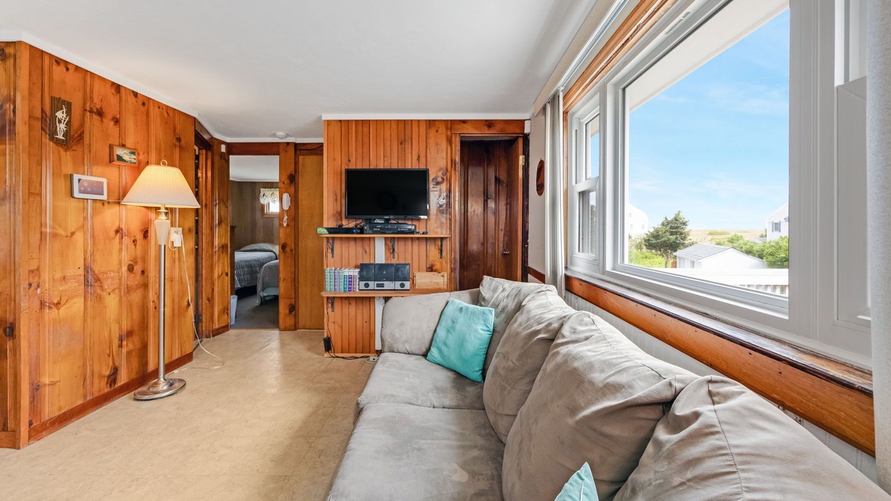 Photo of Livingroom in Sagamore Beach