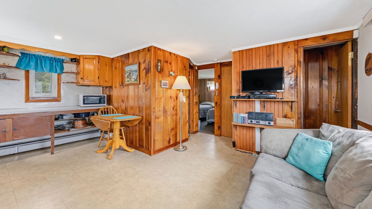 Photo of Livingroom in Sagamore Beach