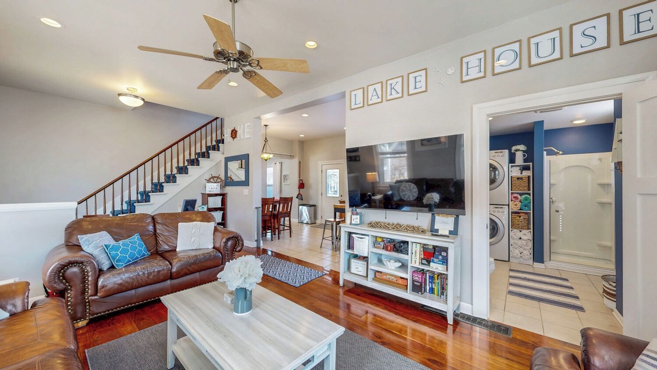 Photo of Livingroom in Lake City