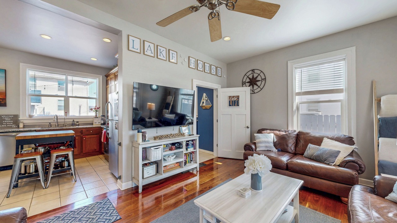 Photo of Livingroom in Lake City
