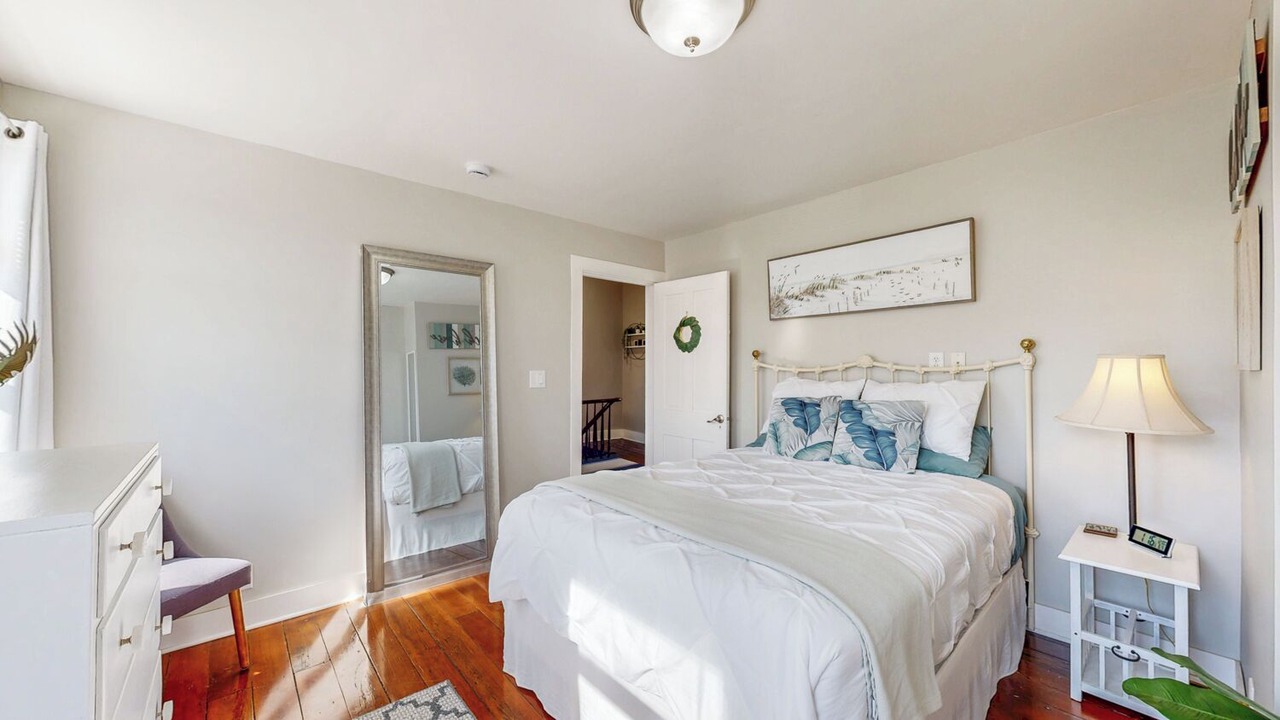 Photo of Bedroom in Lake City