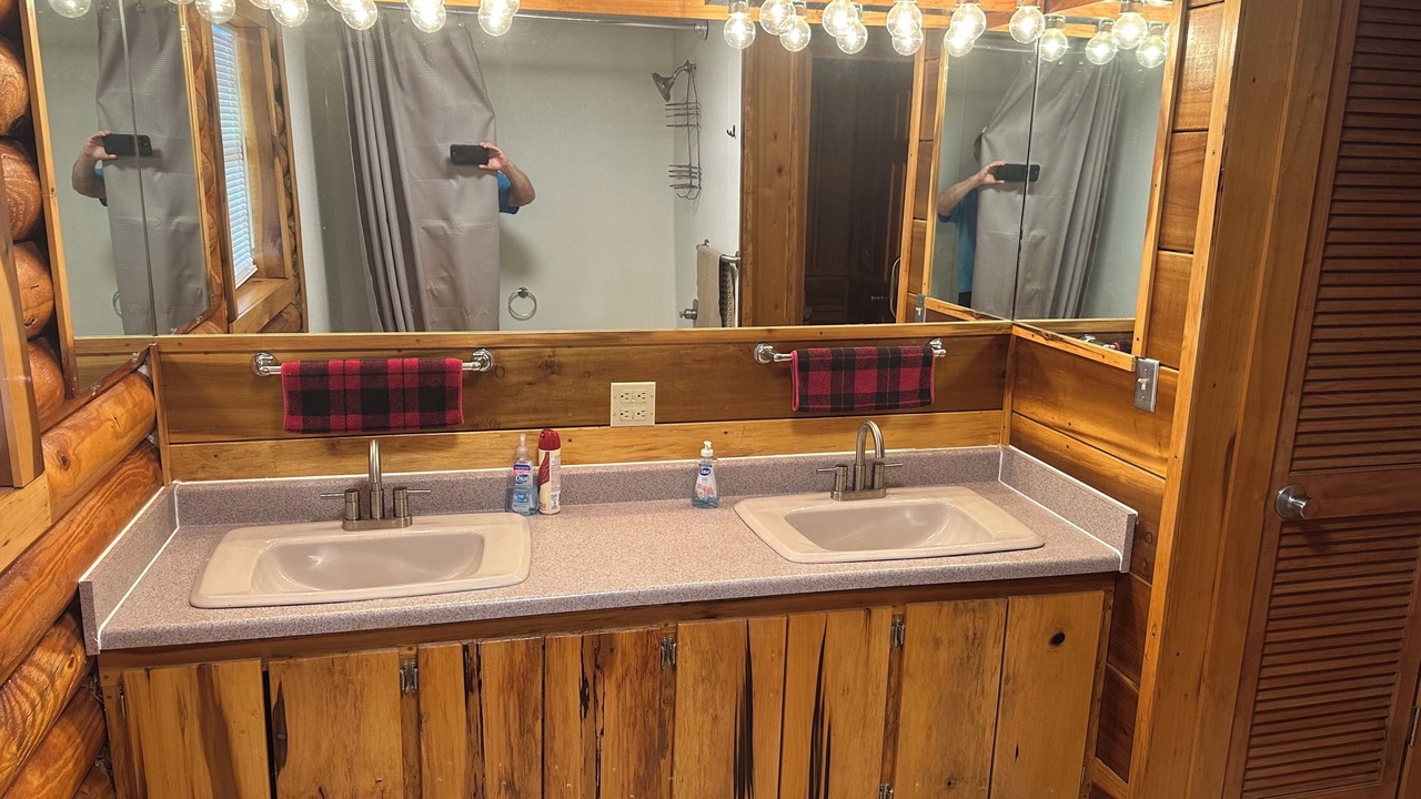 Photo of Bathroom in Gautier