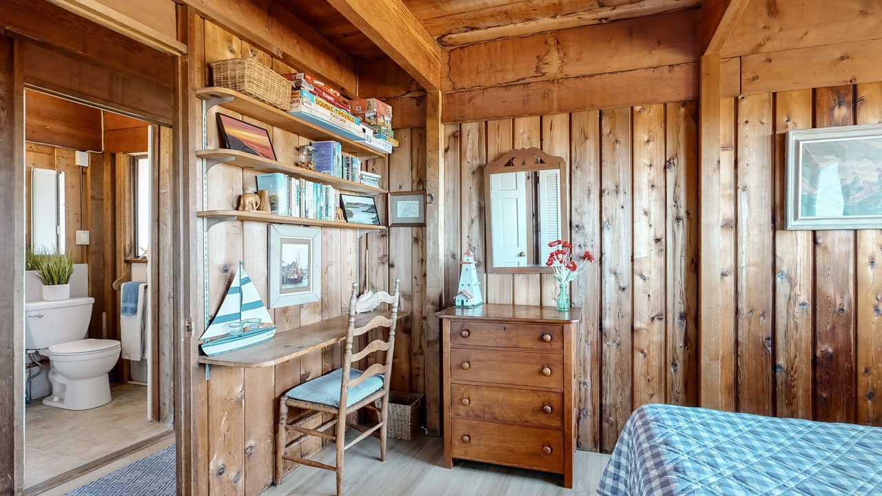 Photo of Bedroom in Aquinnah