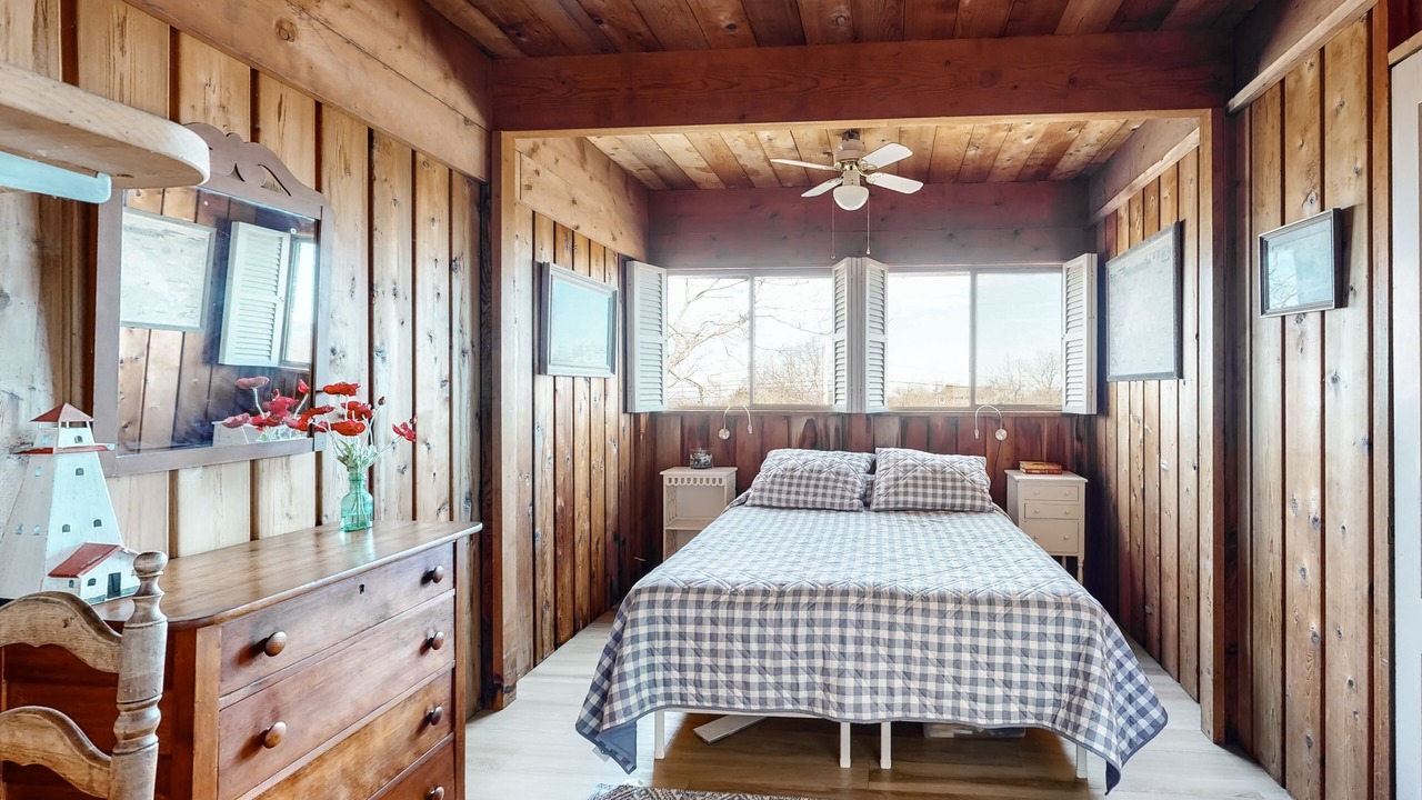 Photo of Bedroom in Aquinnah