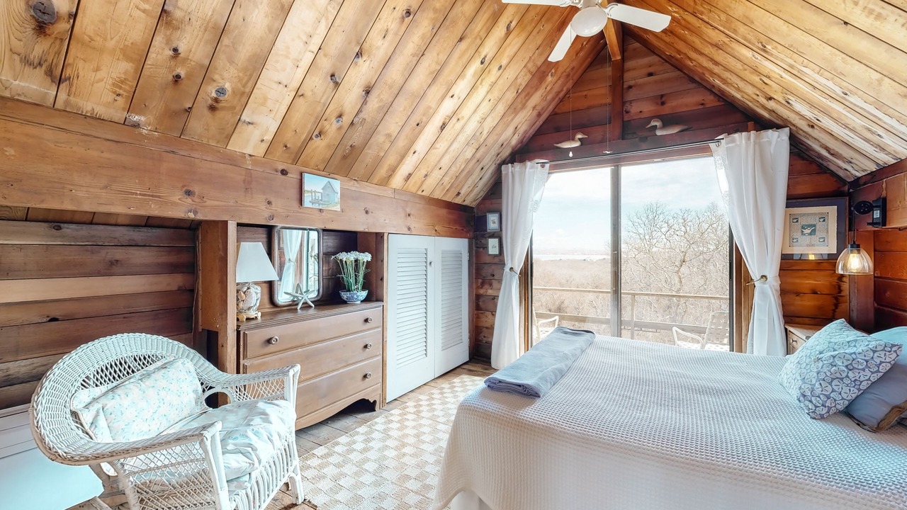 Photo of Bedroom in Aquinnah