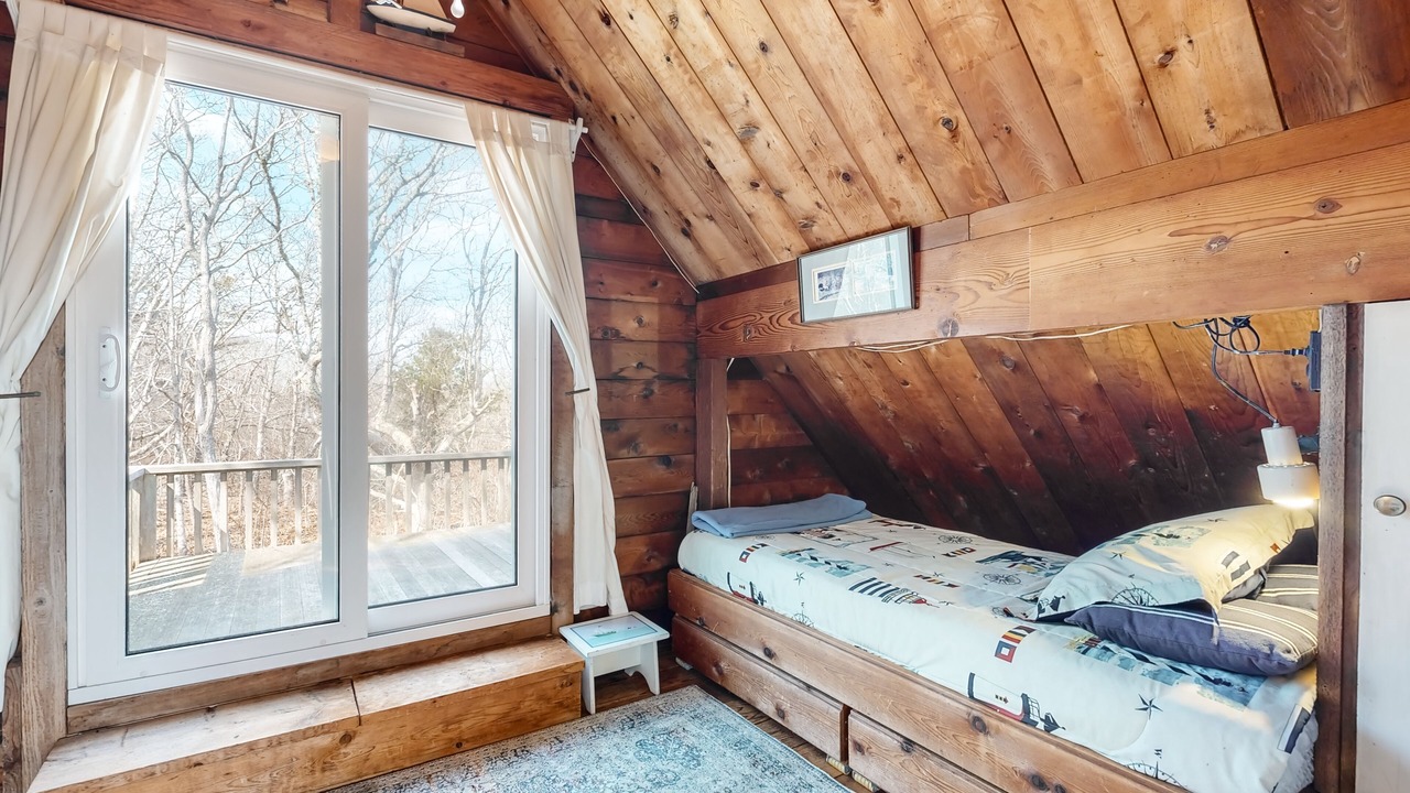 Photo of Bedroom in Aquinnah