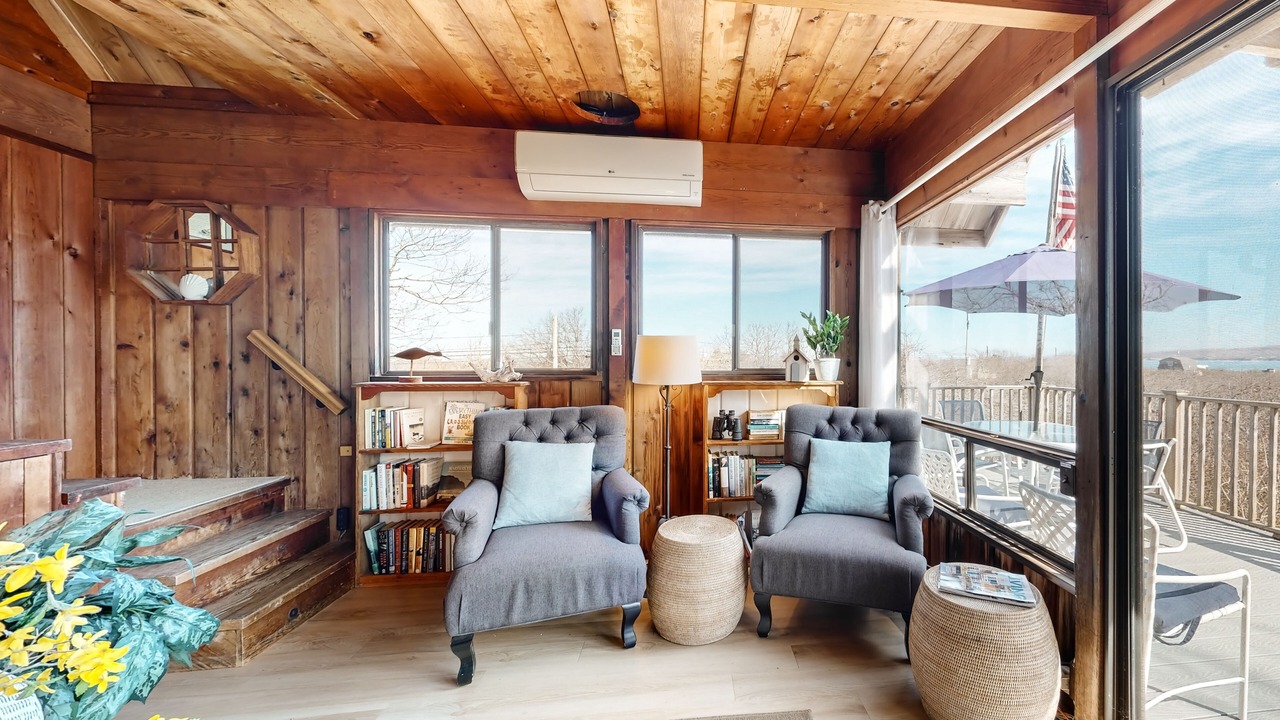 Photo of Livingroom in Aquinnah