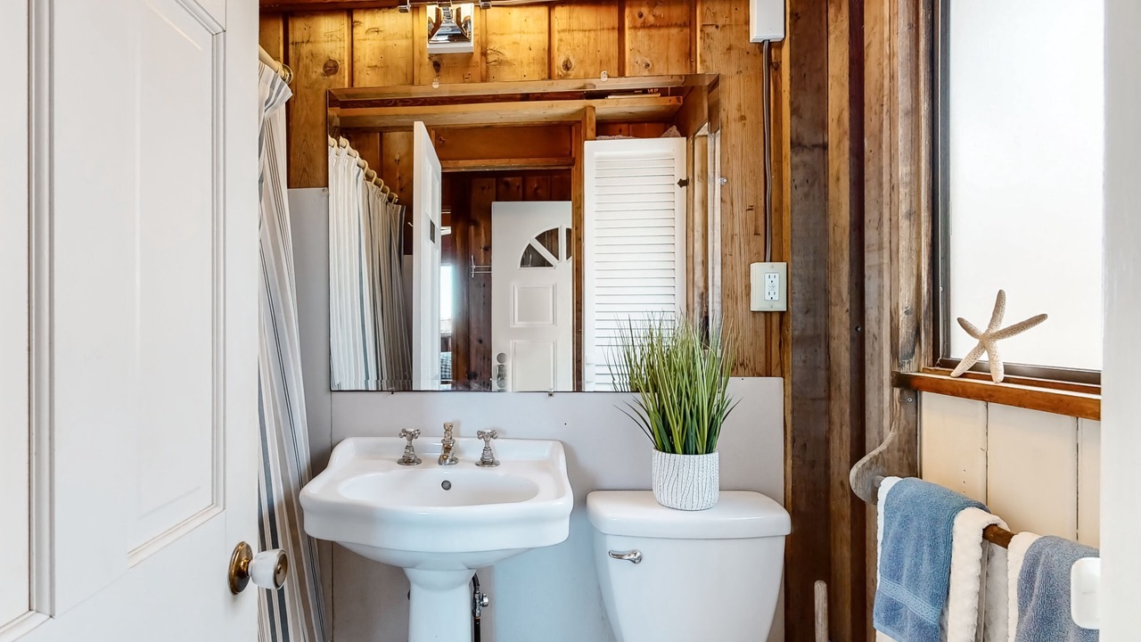Photo of Bathroom in Aquinnah