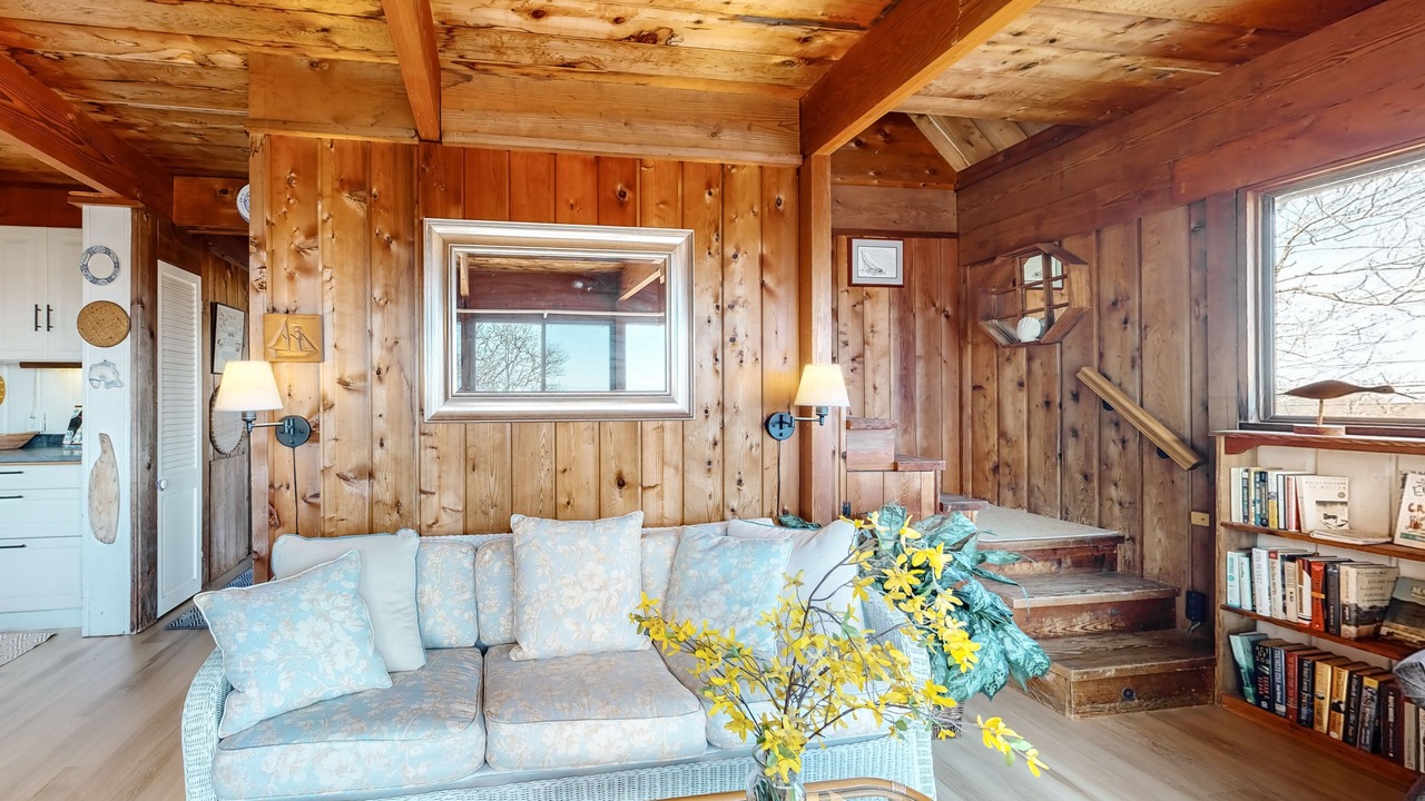 Photo of Livingroom in Aquinnah