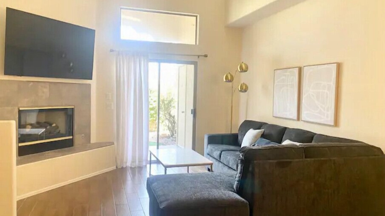 Photo of Livingroom in Central Scottsdale