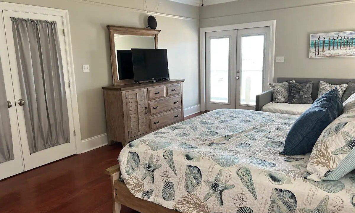Photo of Bedroom in Shoreline Park