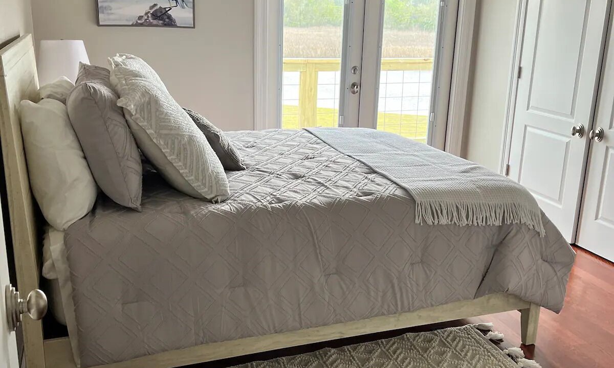 Photo of Bedroom in Shoreline Park