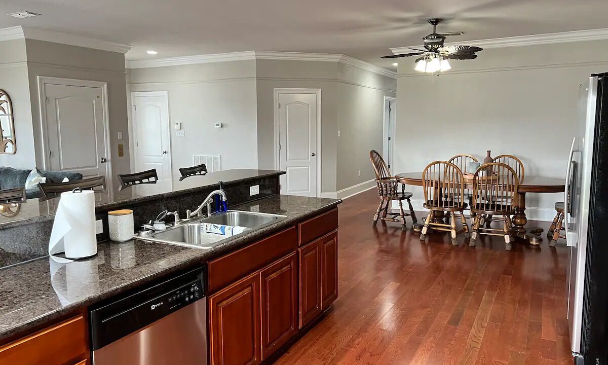 Photo of Kitchen in Shoreline Park