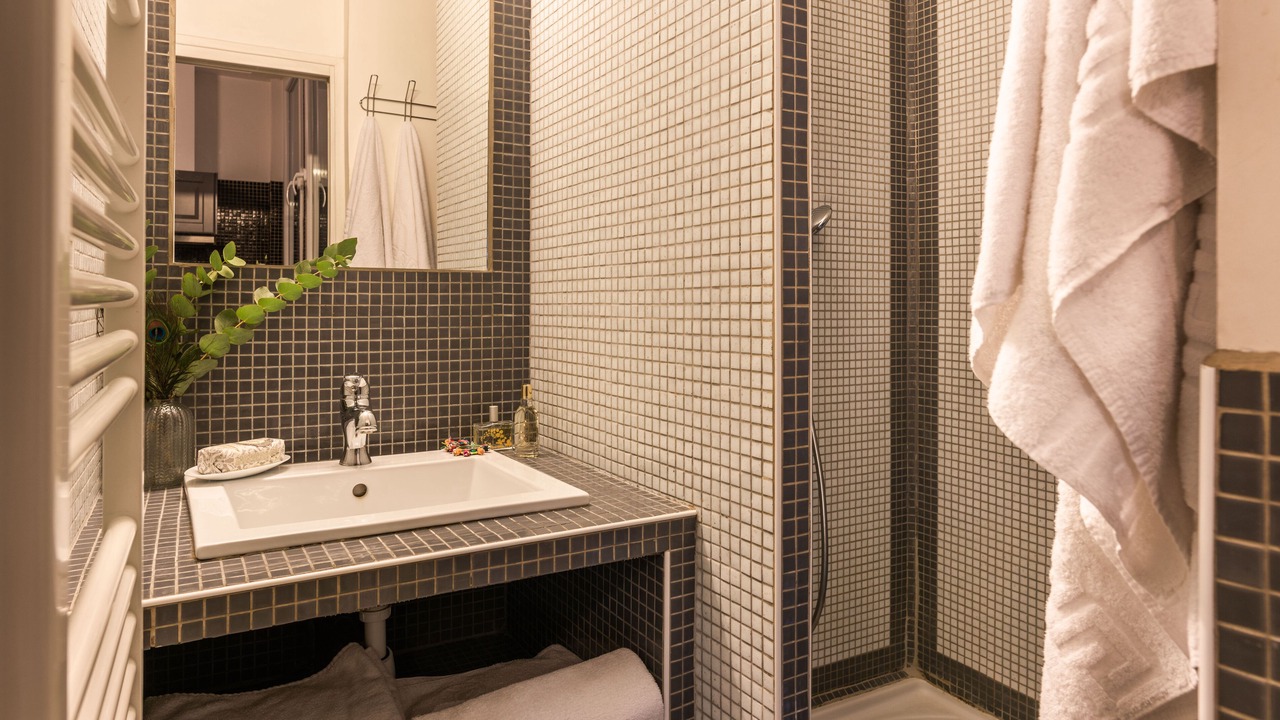 Photo of Bathroom in Quartier du Mail