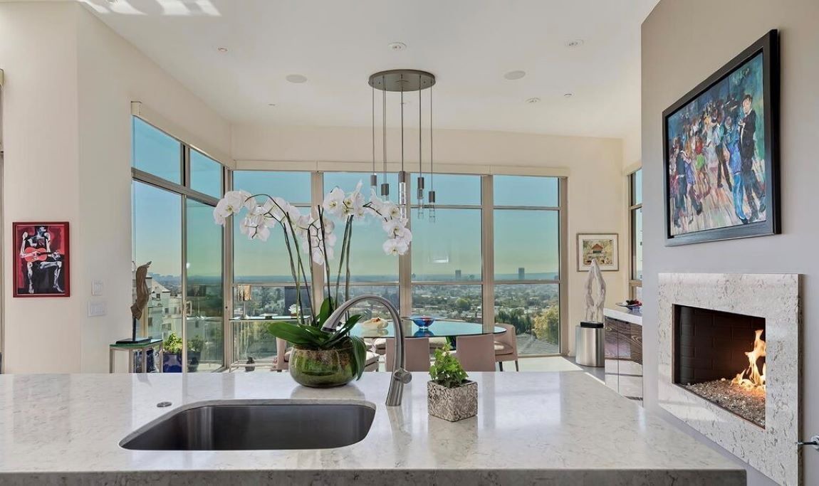 Photo of Others in Hollywood Hills West