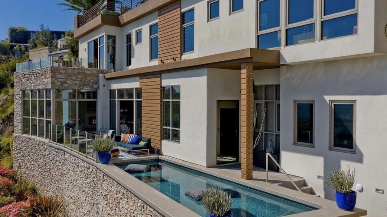 Photo of Outdoor in Hollywood Hills West