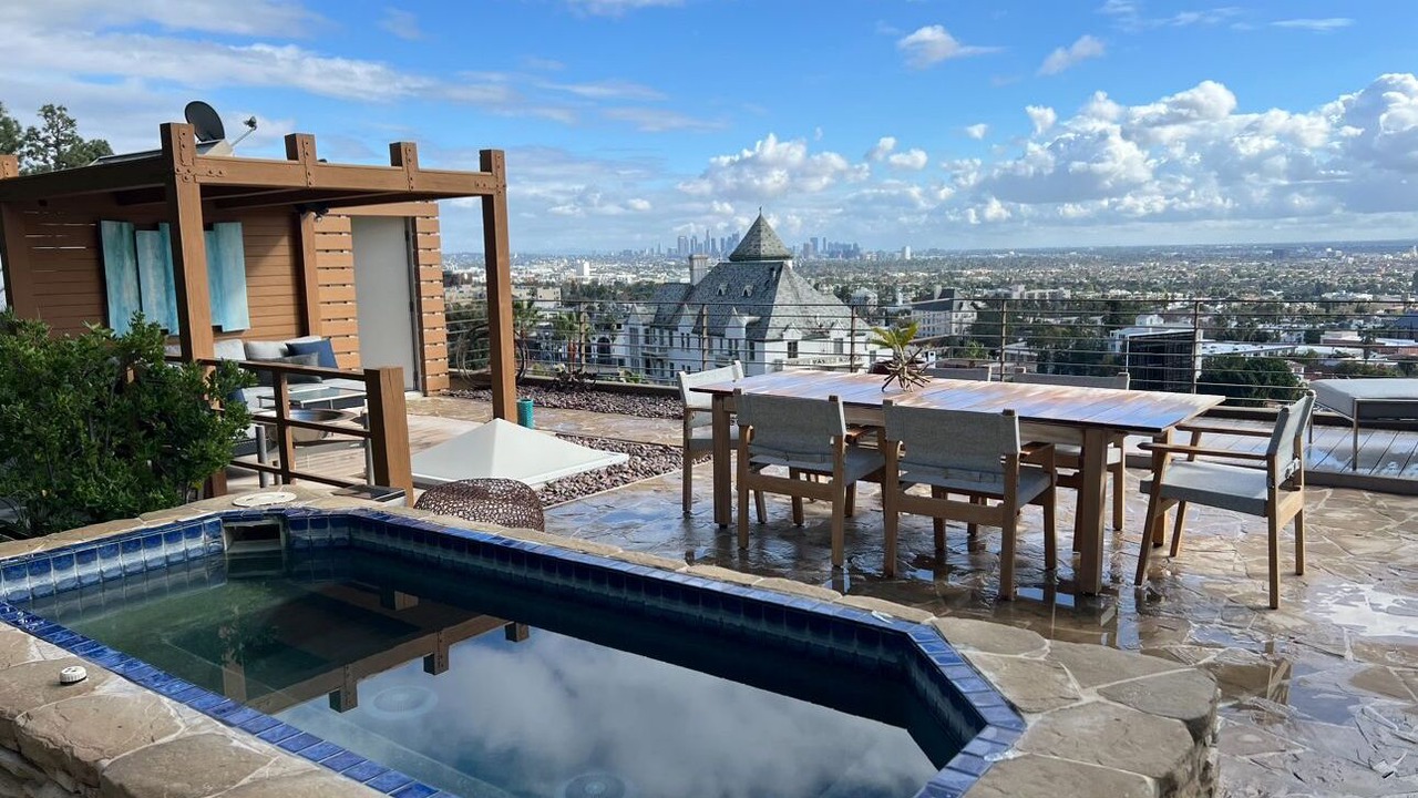 Photo of Outdoor in Hollywood Hills West