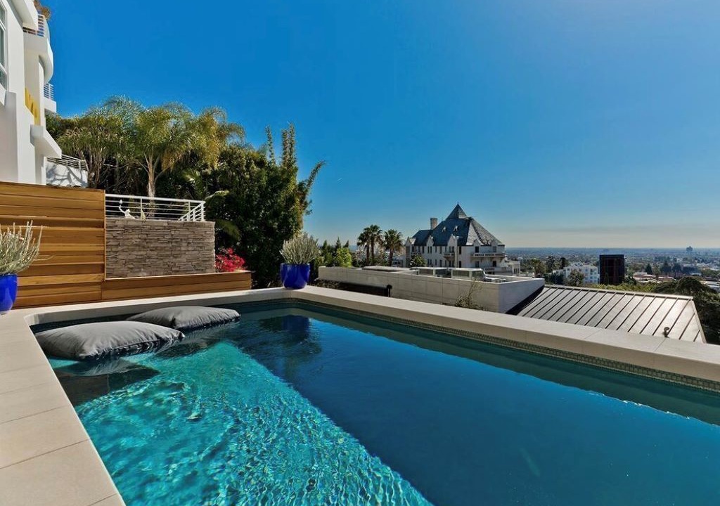 Photo of Outdoor in Hollywood Hills West