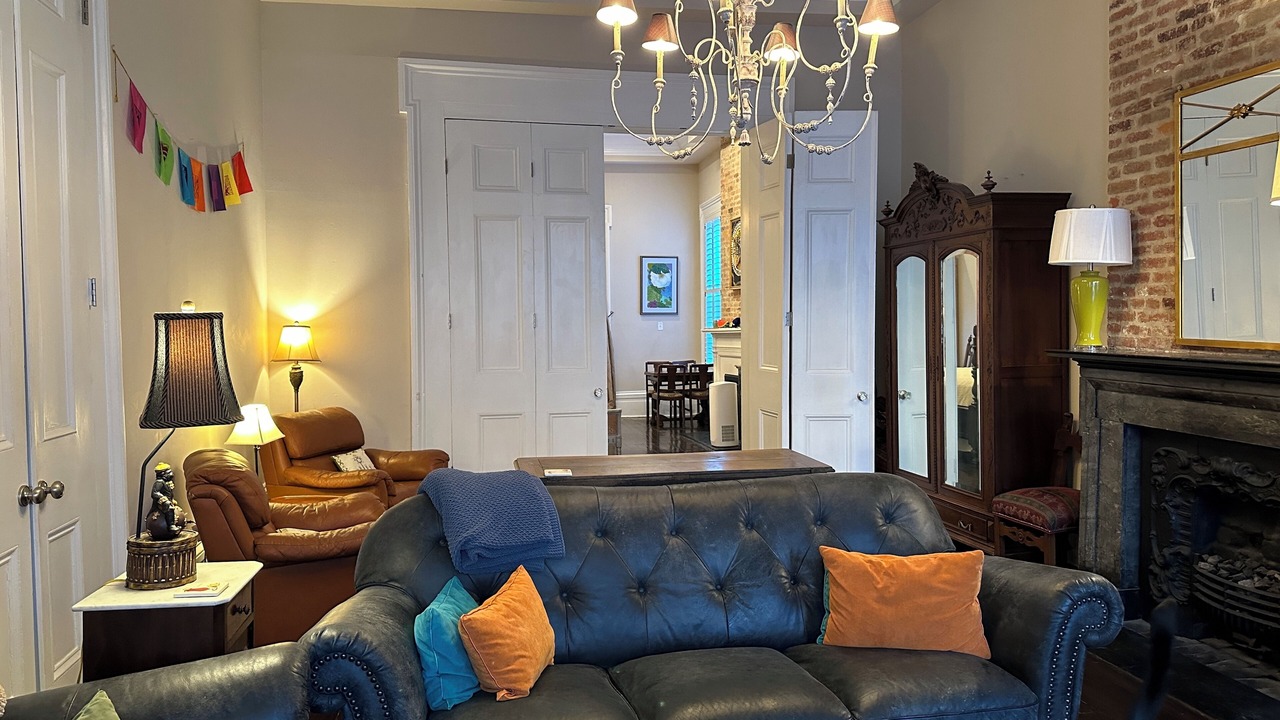 Photo of Livingroom in French Quarter