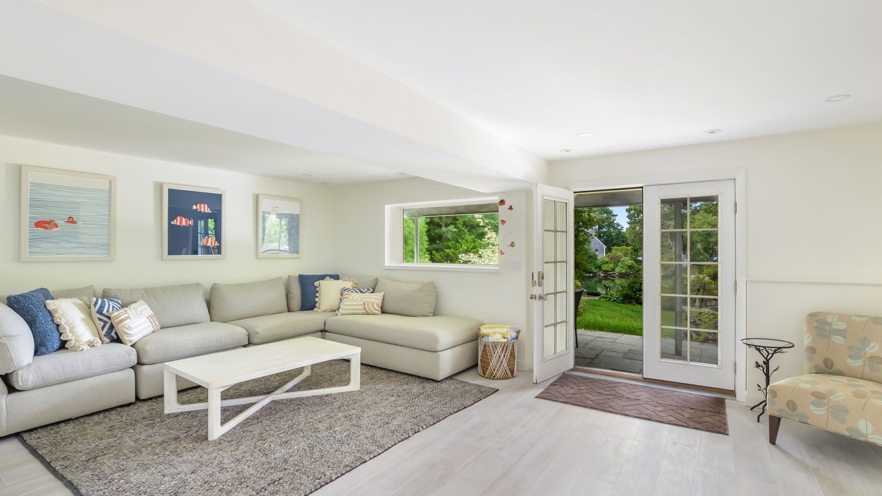 Photo of Livingroom in East Falmouth