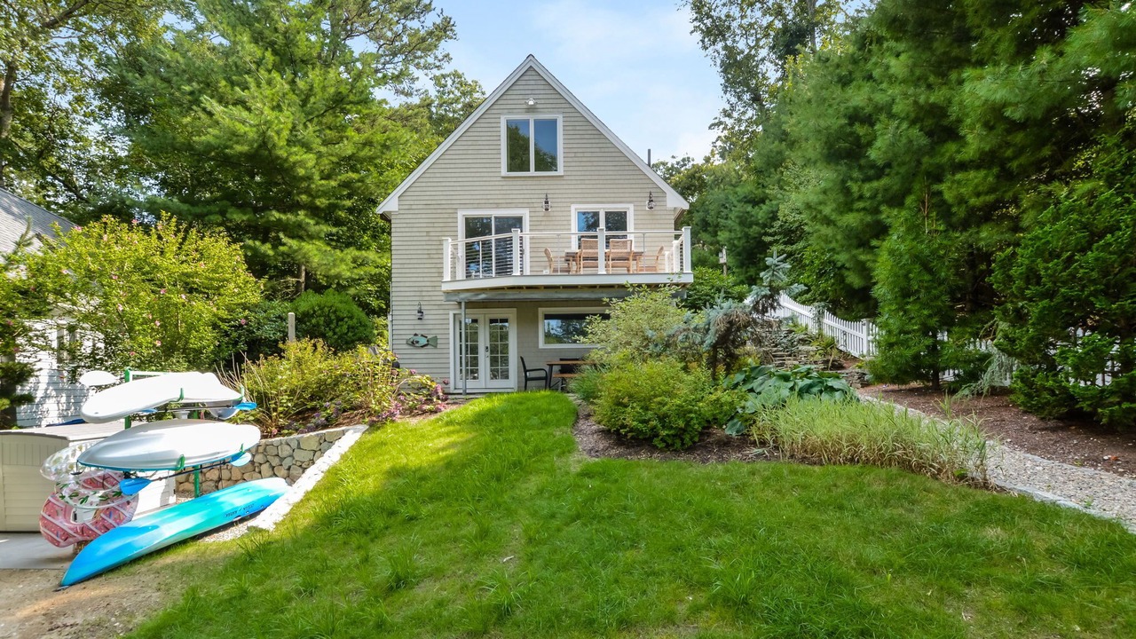 Photo of Patio Balcony in East Falmouth