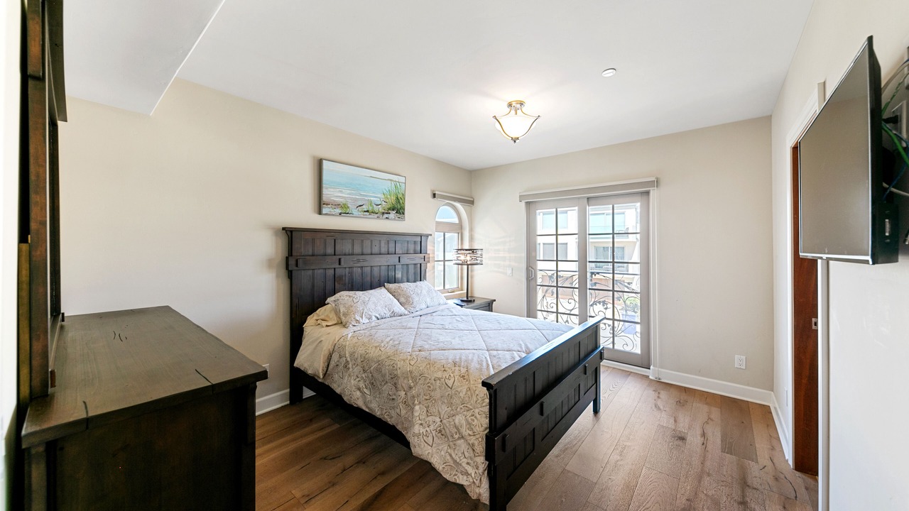 Photo of Bedroom in Hollywood Beach