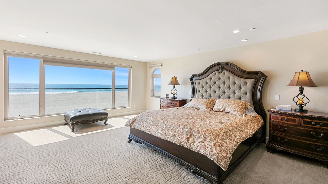 Photo of Bedroom in Hollywood Beach