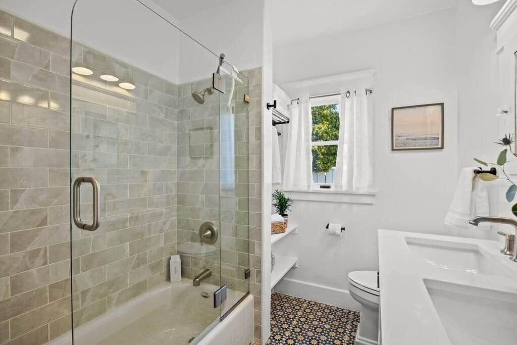 Photo of Bathroom in Ventura