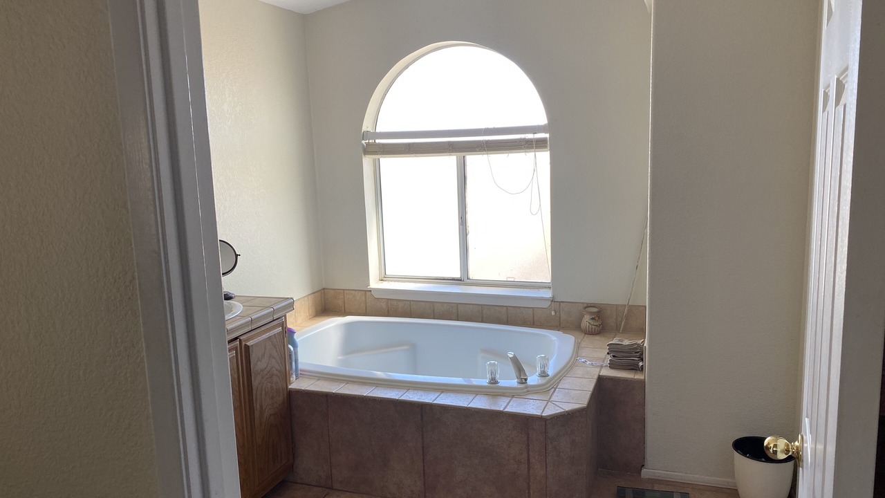 Photo of Bathroom in Olancha
