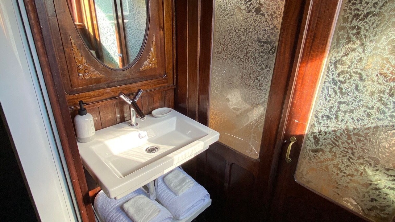 Photo of Bathroom in Republique–Point-du-Jour