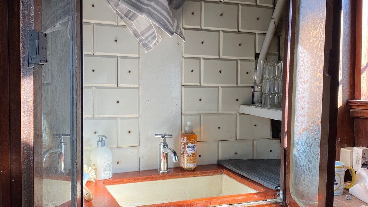 Photo of Bathroom in Republique–Point-du-Jour
