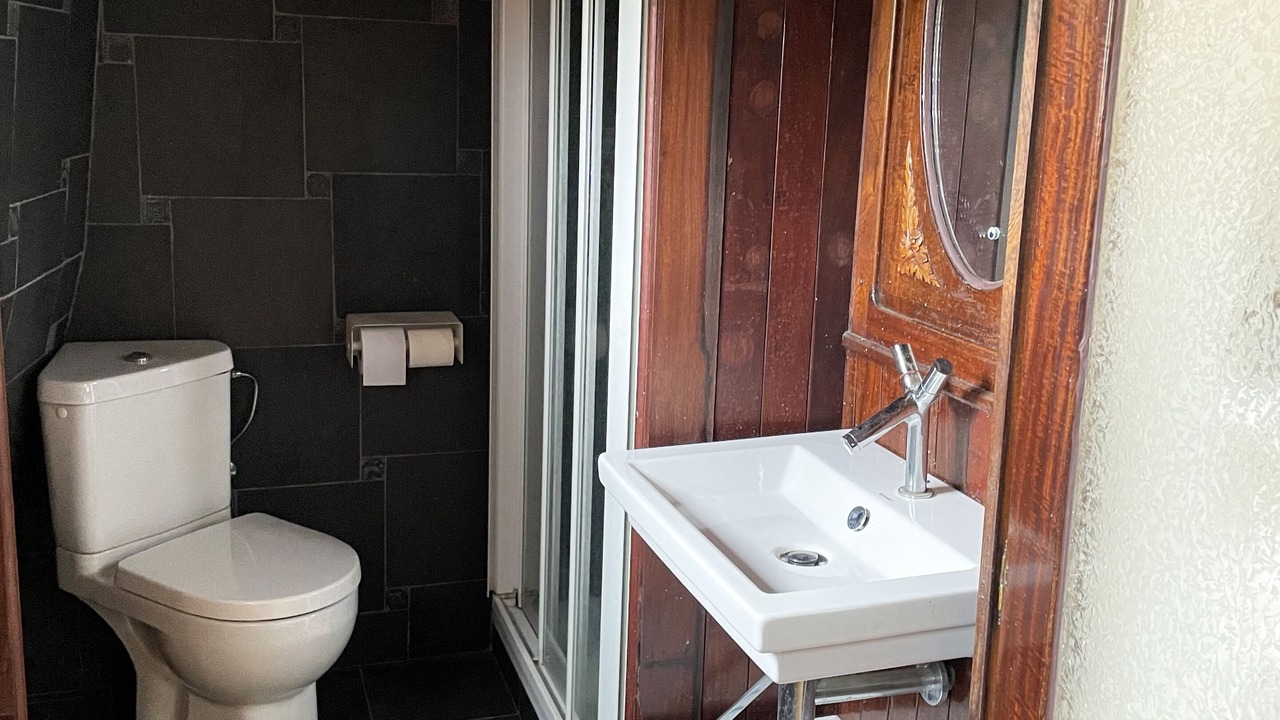 Photo of Bathroom in Republique–Point-du-Jour